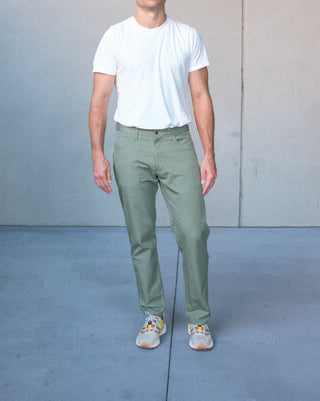 Athletic Straight Fit Japanese Canvas 5-Pocket Pant in Green