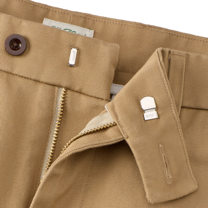 Bar and hook closure