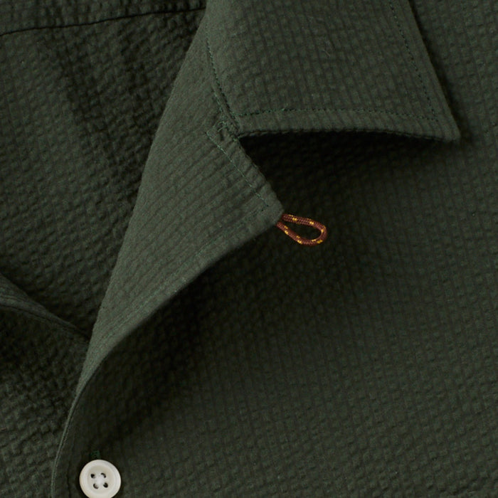 Paracord throat latch